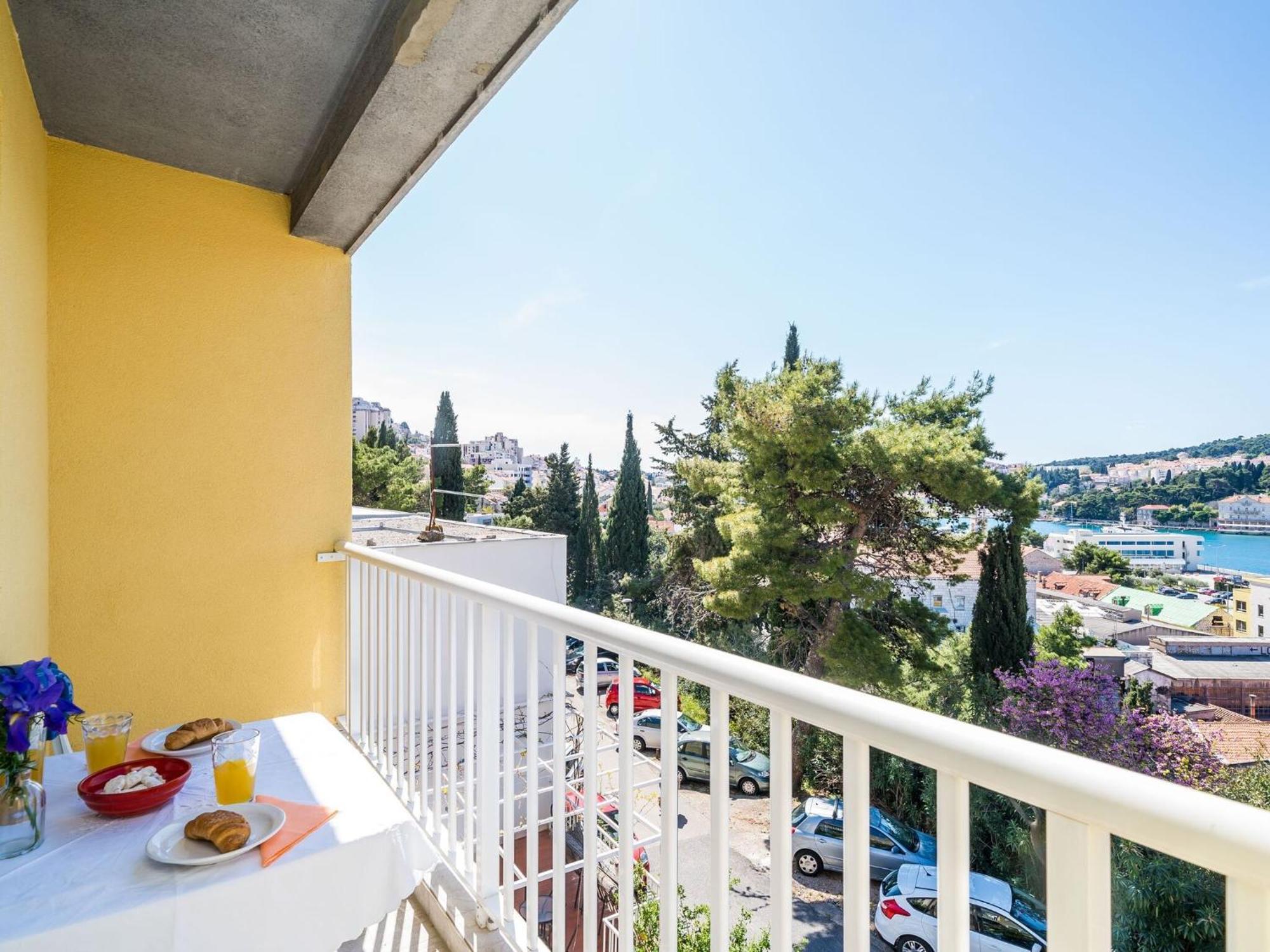 Apartment Cvjetkovi - Two Bedroom Apartment With Terrace And Sea View Dubrovnik Bagian luar foto