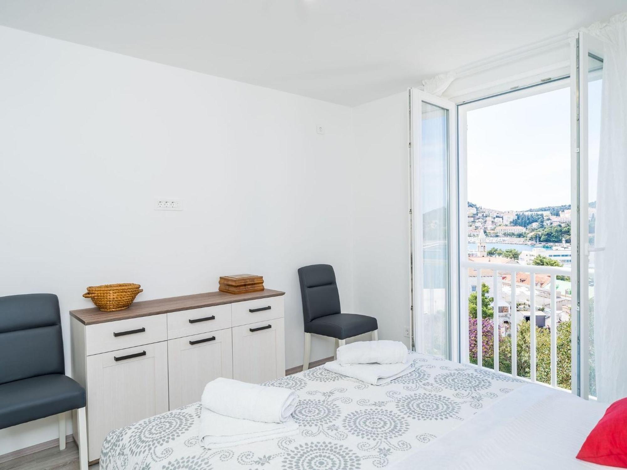 Apartment Cvjetkovi - Two Bedroom Apartment With Terrace And Sea View Dubrovnik Bagian luar foto