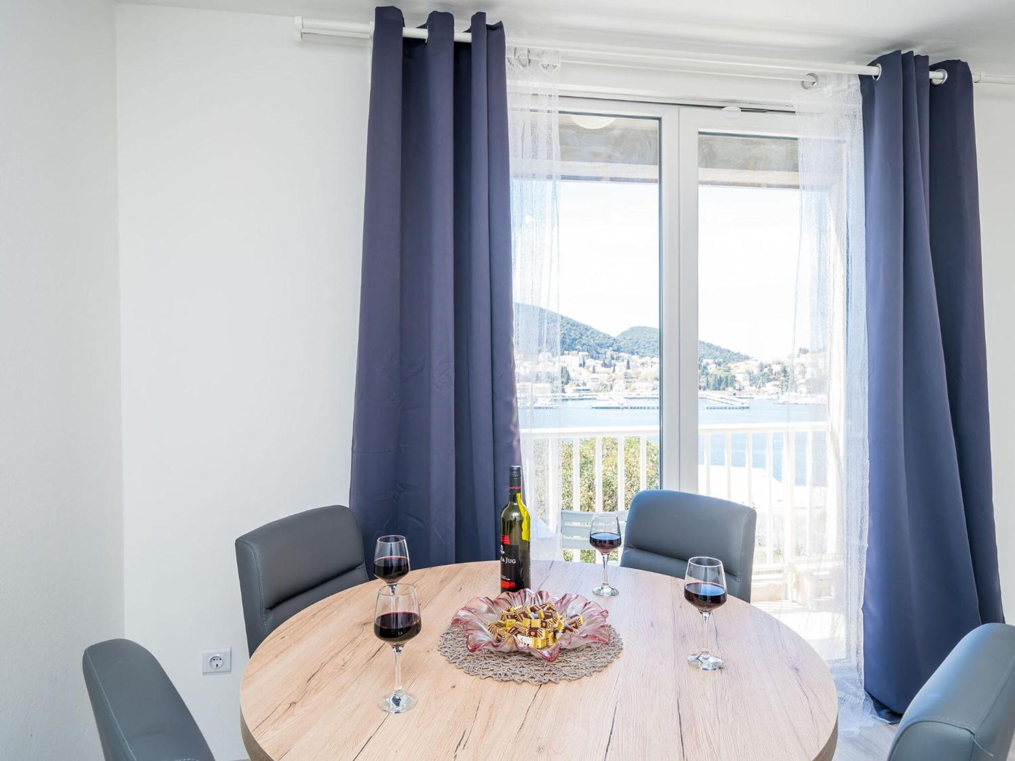 Apartment Cvjetkovi - Two Bedroom Apartment With Terrace And Sea View Dubrovnik Bagian luar foto