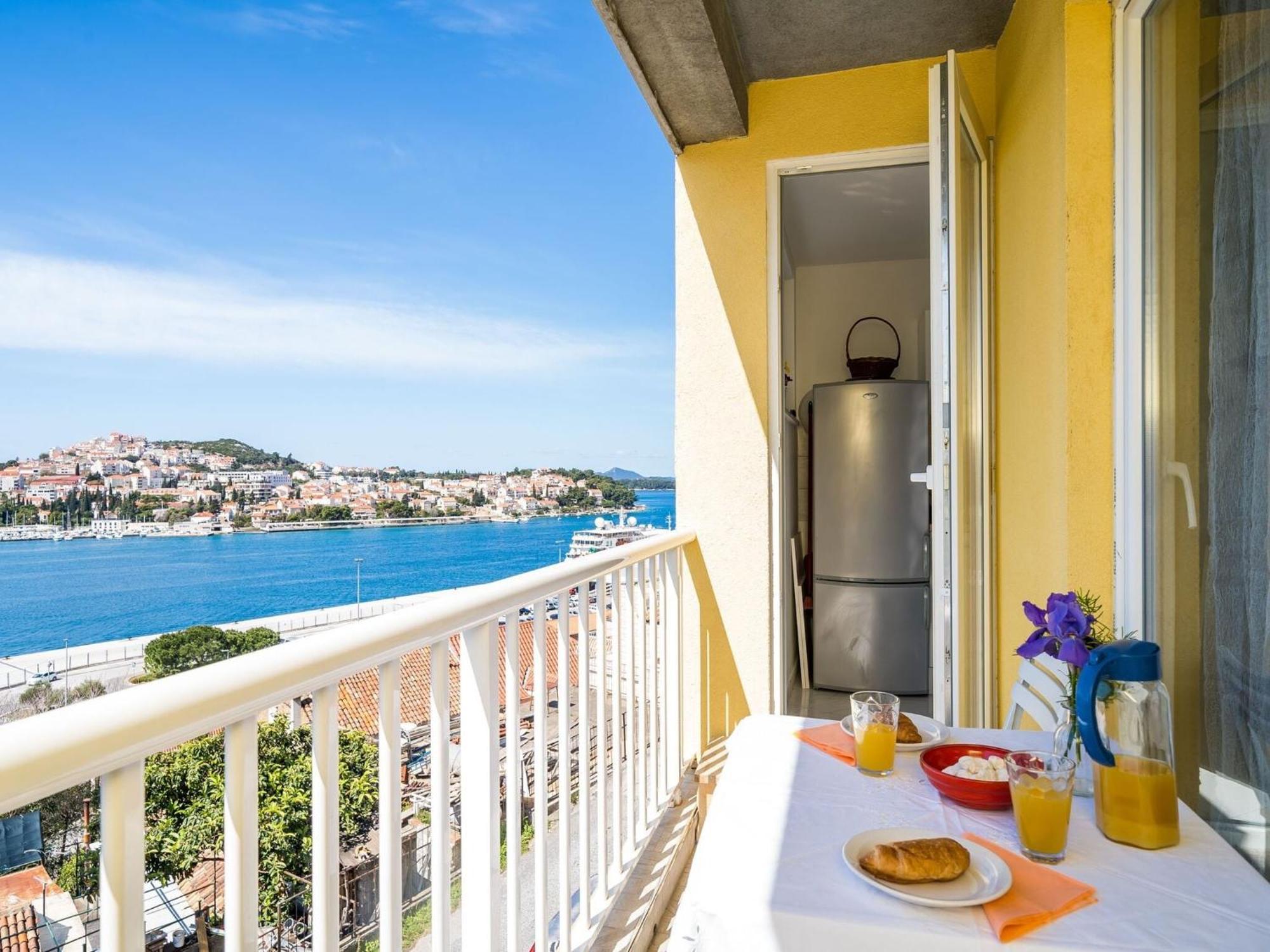 Apartment Cvjetkovi - Two Bedroom Apartment With Terrace And Sea View Dubrovnik Bagian luar foto